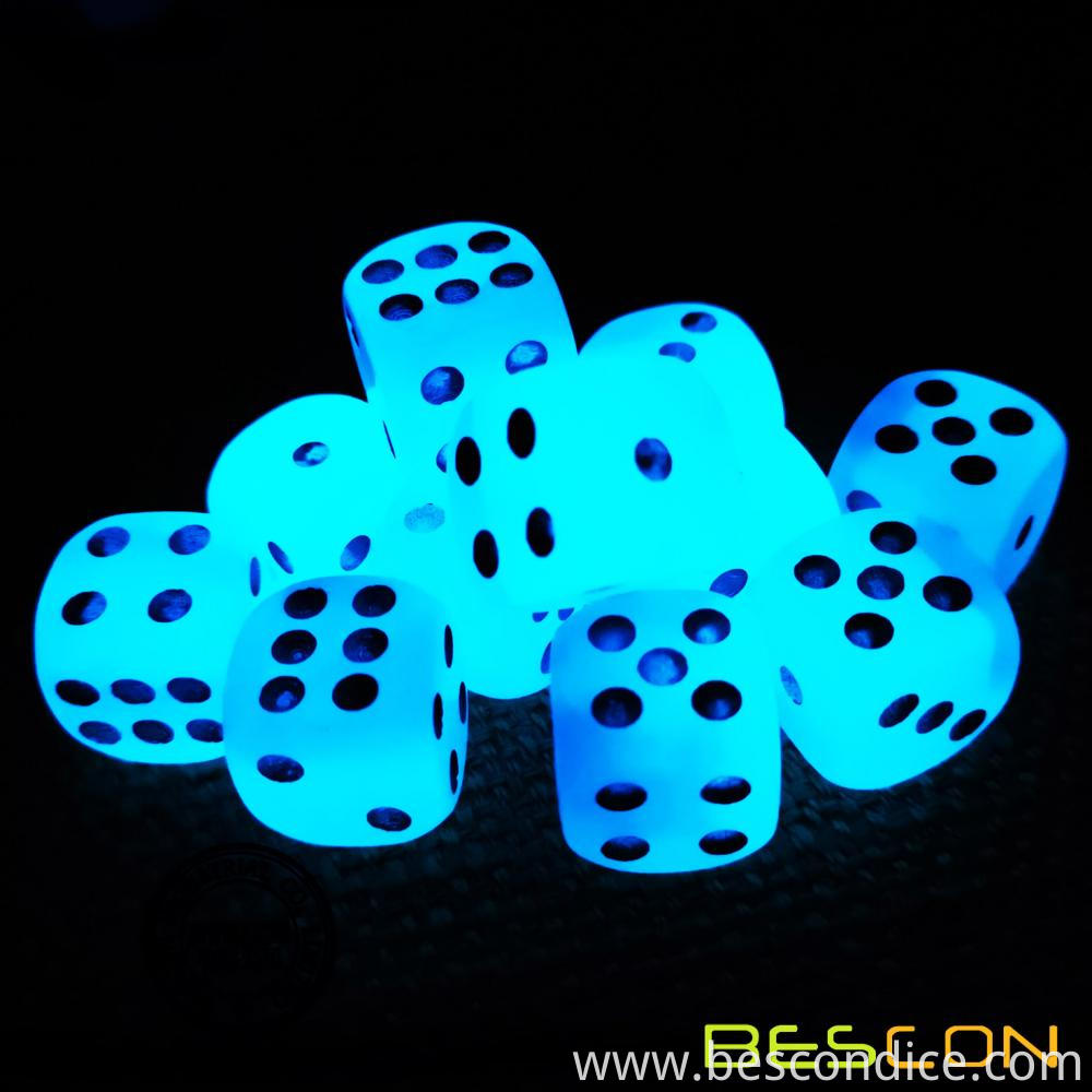 Gemini Glow In The Dark D6 Game Dice Icy Rock 2 Gemini Glow In The Dark D6 Game Dice Icy Rock 2